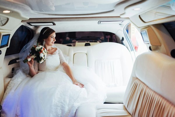 Location voiture de luxe mariage : combien cela coûte ?
